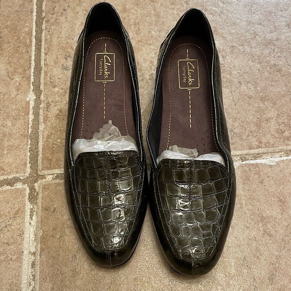 Crocodile dress shoes